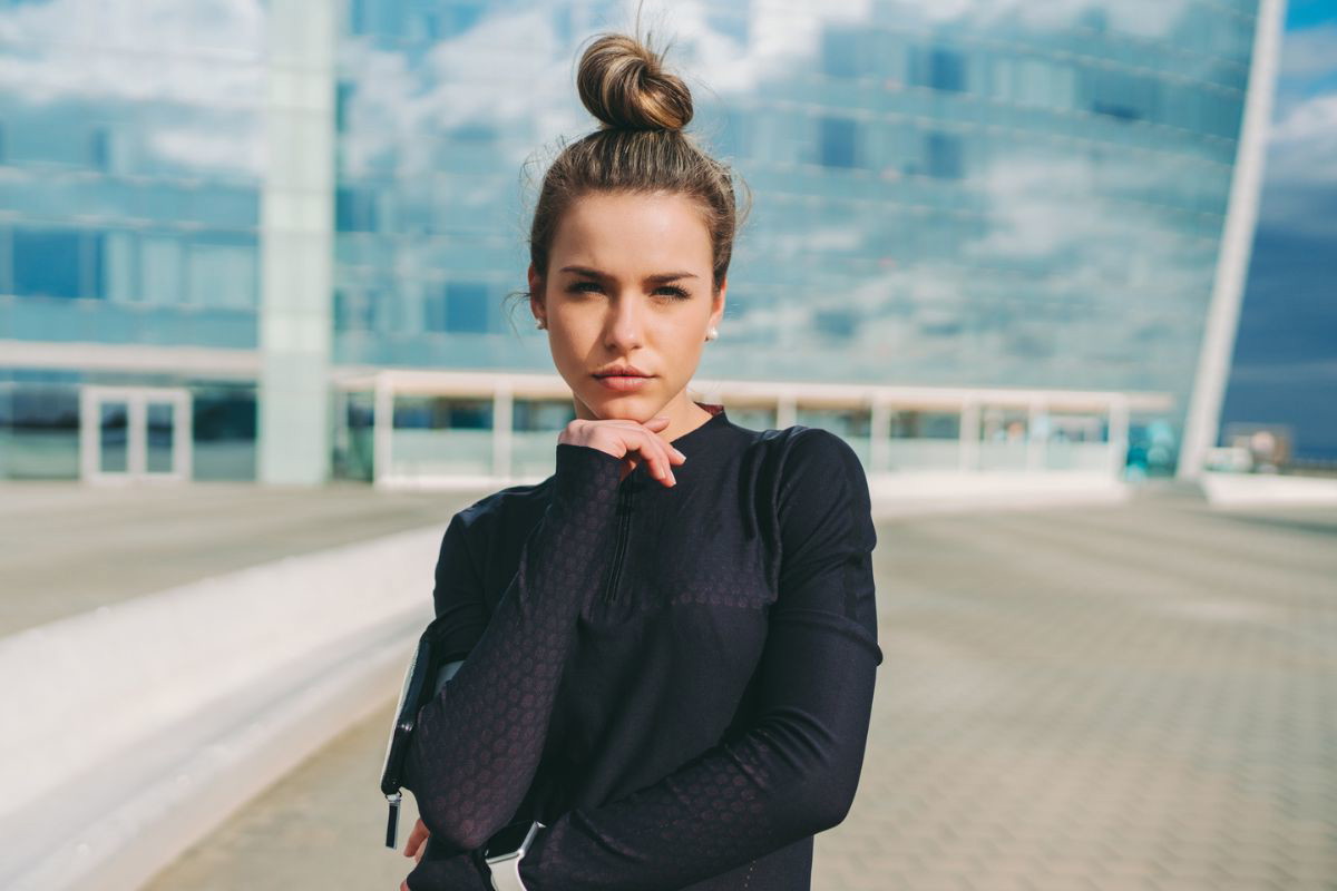 pewna siebie kobieta