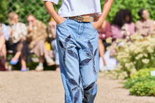 baggy jeans jak nosić