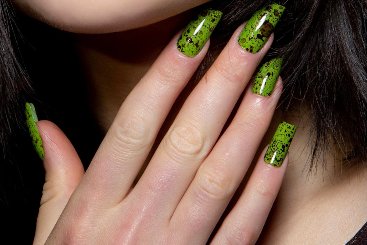 matcha latte nails