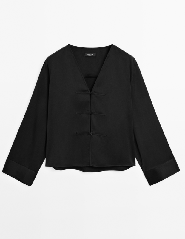 Satynowa bluzka z ozdobnymi guzikami z Massimo Dutti