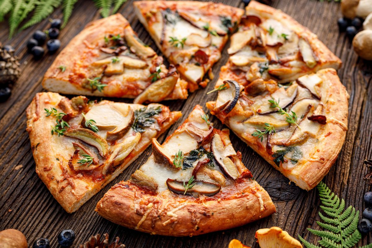 pizza z grzybami leśnymi