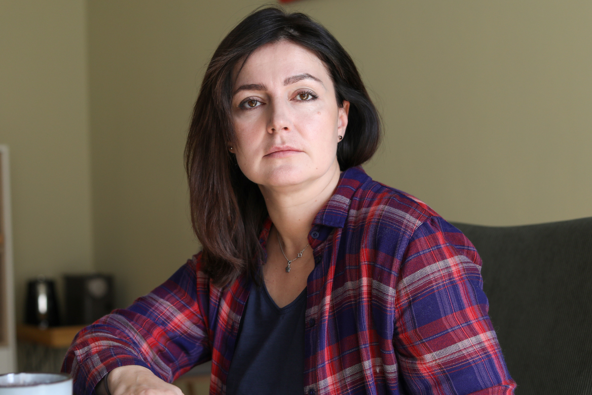 zaskoczona kobieta