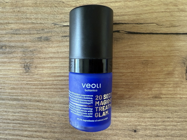Rozświetlająco-liftingująco-naprawcze serum pod oczy Veoli Botanica