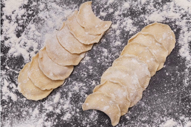 Pierogi z farszem z kaszy jaglanej i twarogu