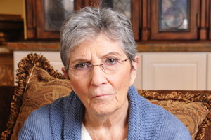 starsza kobieta