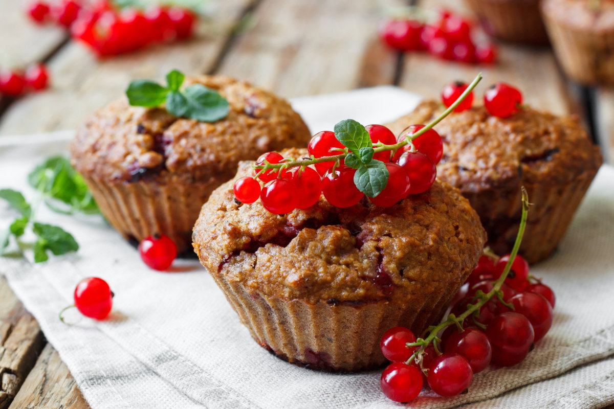 keto muffiny z porzeczkami
