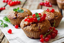 keto muffiny z porzeczkami