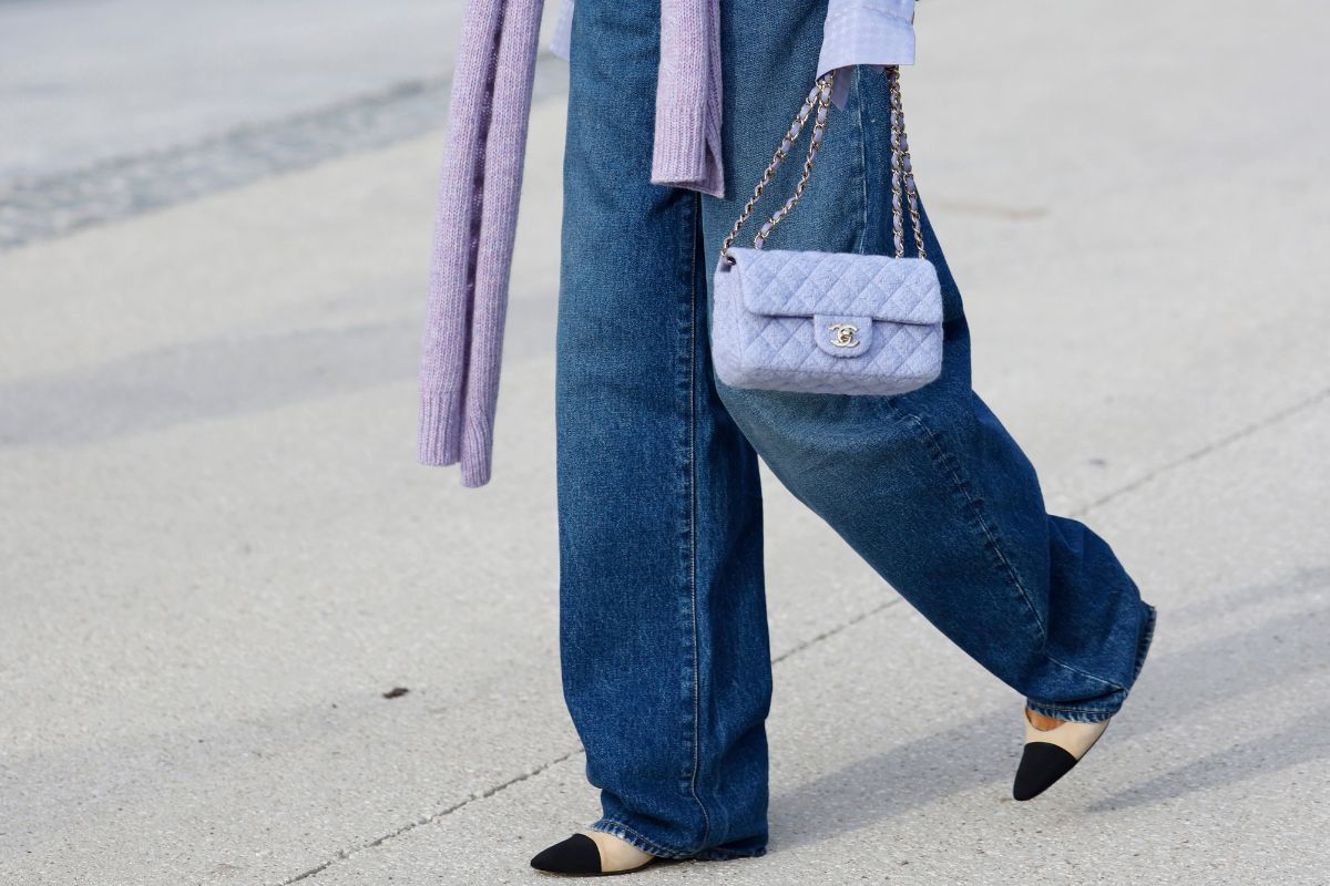 Kobieta w jeansach