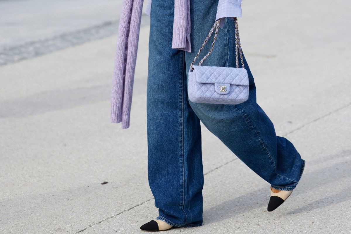 Kobieta w jeansach