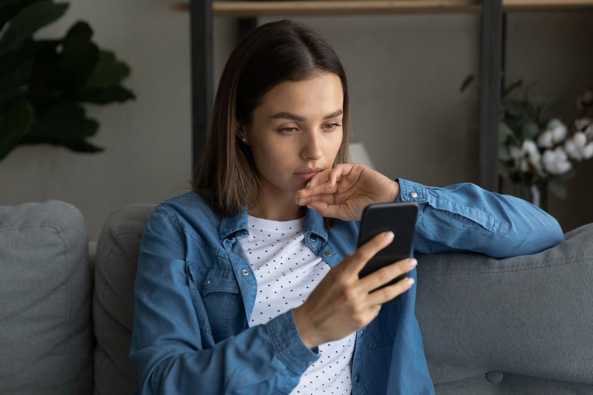 Dostawałam SMS-y o zdradach męża, ale je ignorowałam