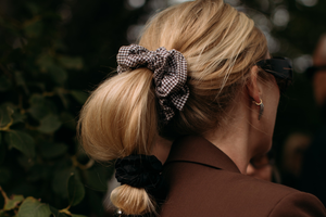 Messy bubble ponytail