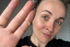 Testuję peeling enzymatyczny z witaminą C+E od Lirene