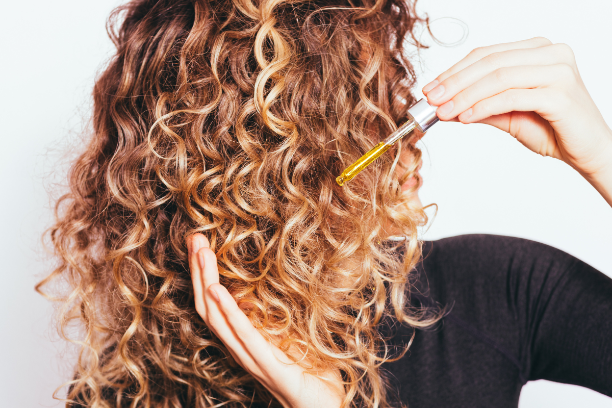 Olaplex No. 7 Bonding Oil – olejek, który ujarzmi puch na głowie
