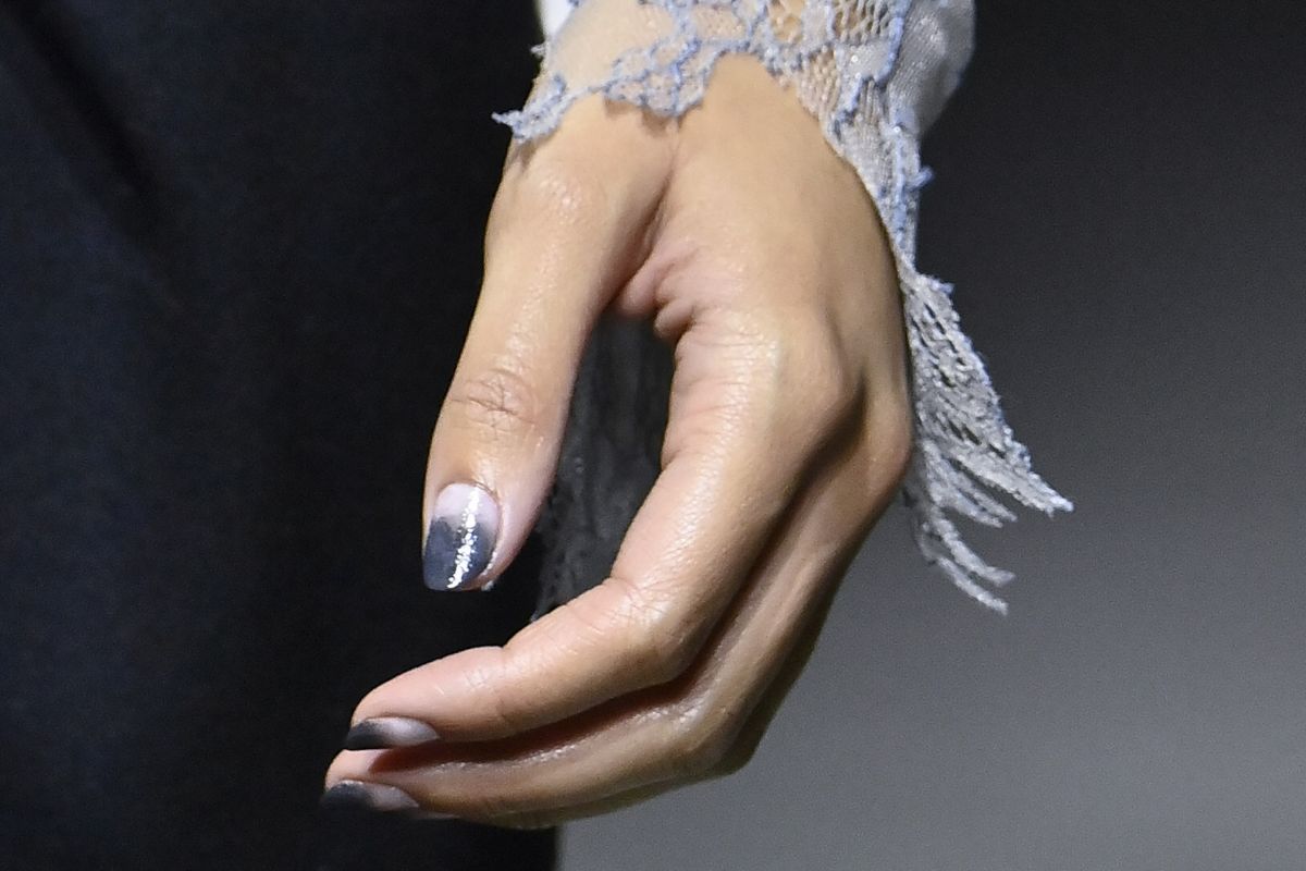 Lace nails