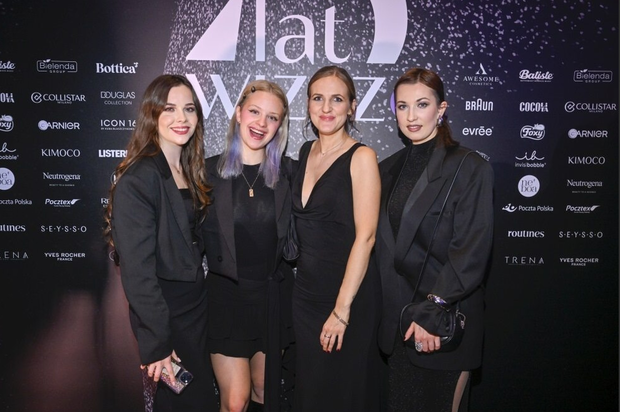 Od prawej Aleksandra Piwowarska (Bielenda Group), Iwona Czopek (Bielenda Group), Pola Słopecka @pola.slopecka oraz Kamila Stochmal (Bielenda Group). Fot. Akpa