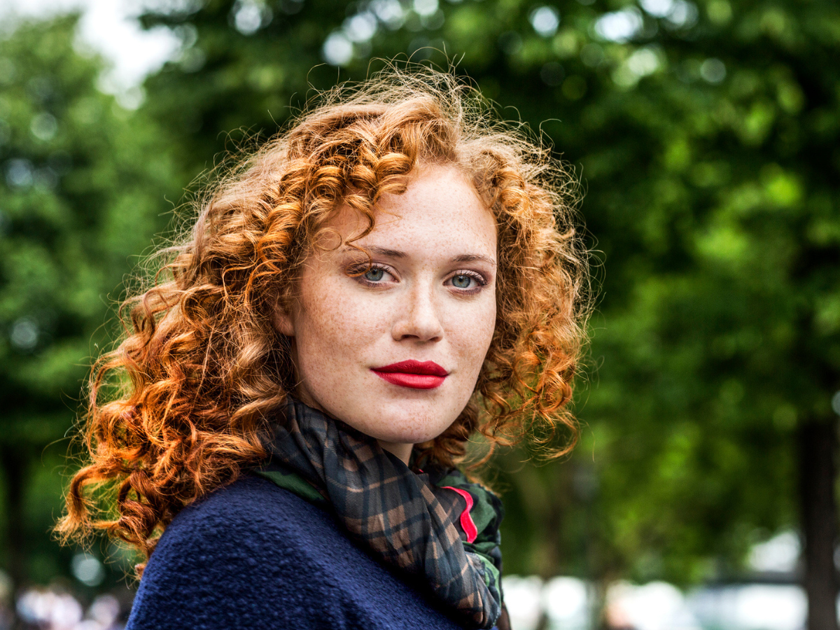 pewna siebie kobieta