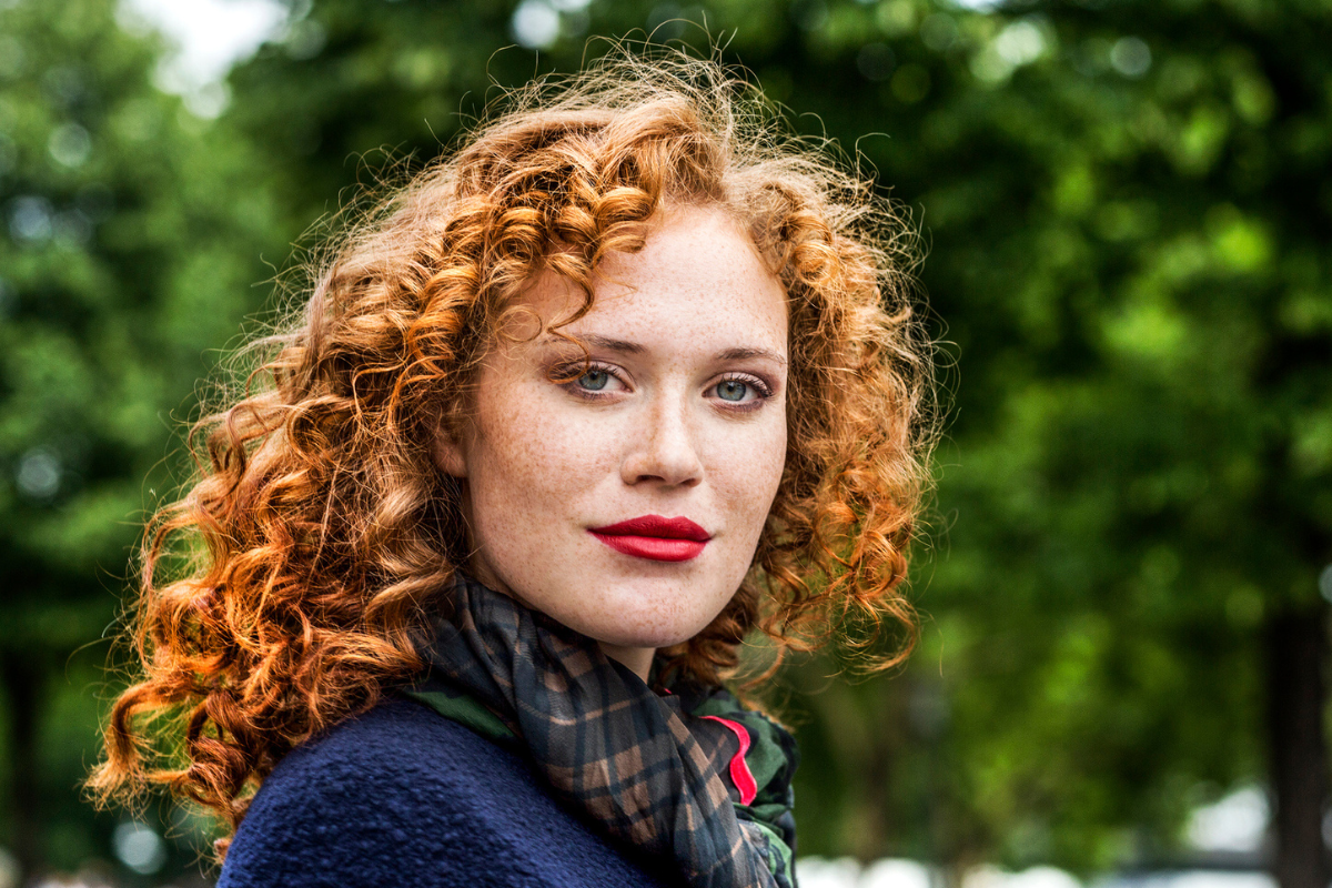 pewna siebie kobieta