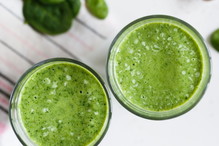 Glow smoothie z awokado i szpinakiem na zdrową cerę