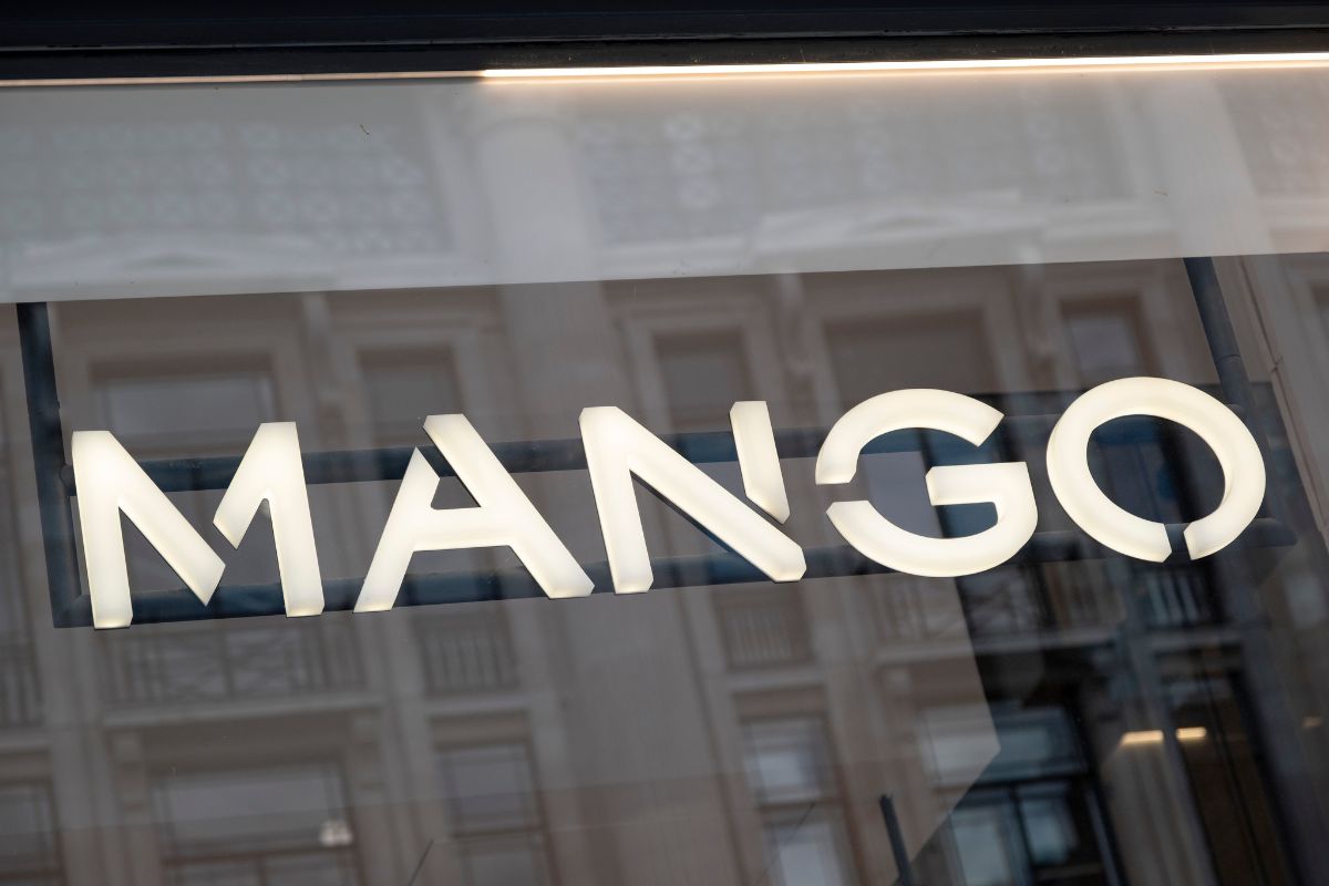 Beżowy sweter z Mango