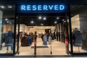 Frill jeans z Reserved – hit świątecznej stylizacji 2025