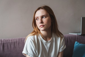smutna dziewczyna