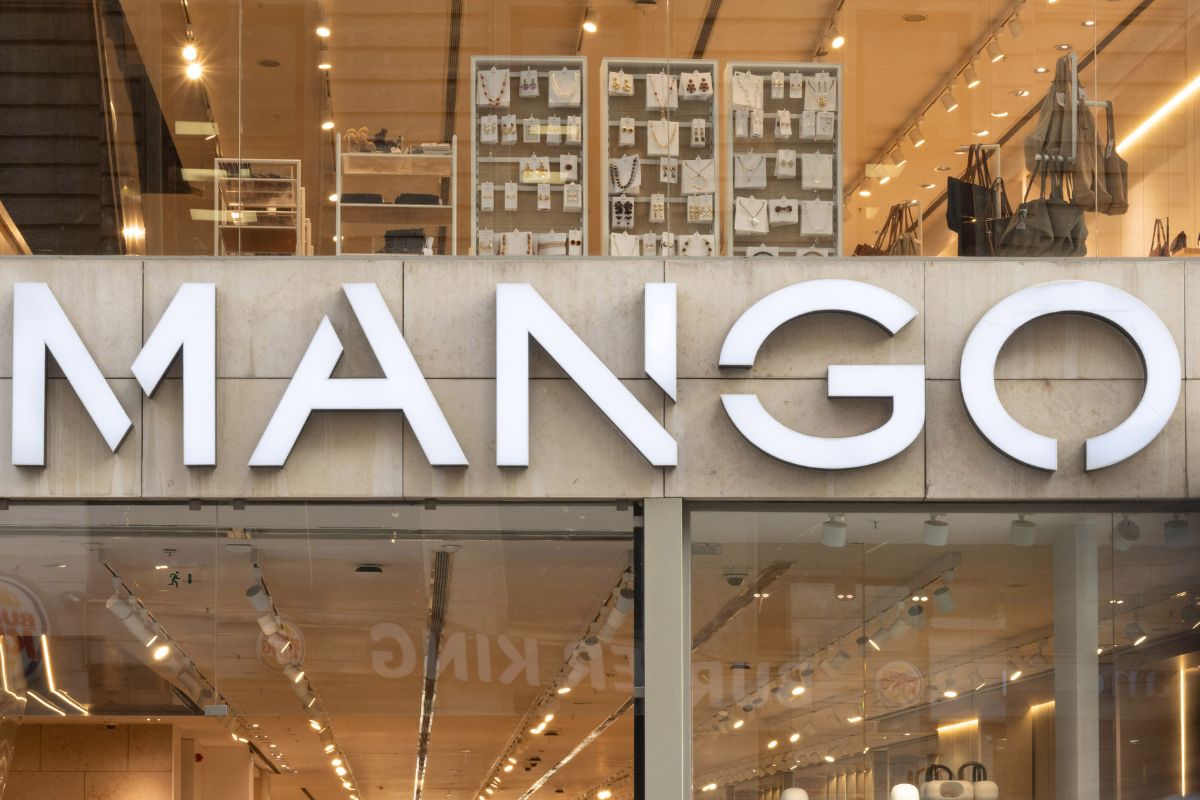 Karmelowy garnitur z Mango