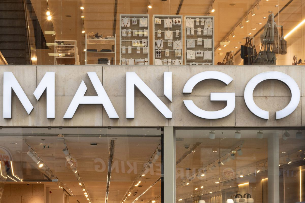 Karmelowy garnitur z Mango