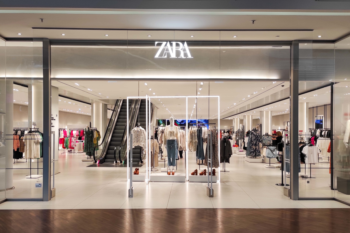 Koszula oversize Zara za 129 zł – idealna do jeansów wide leg