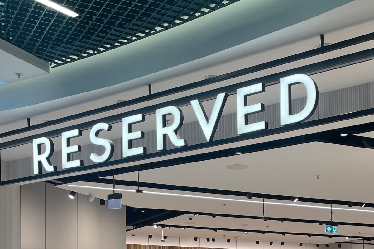 Wełniany sweter Reserved