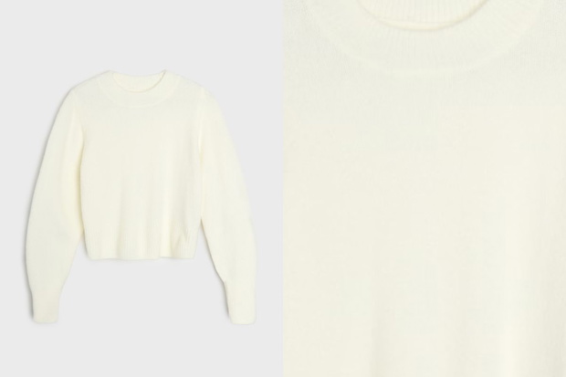 Kremowy sweter z Sinsay to must have tej zimy. Jego cena to tylko 49,99 zł