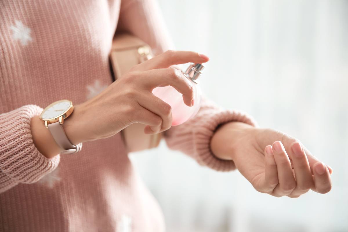 Perfumy na prezent pod choinkę dla niej – top 3 zapachy z Rossmanna