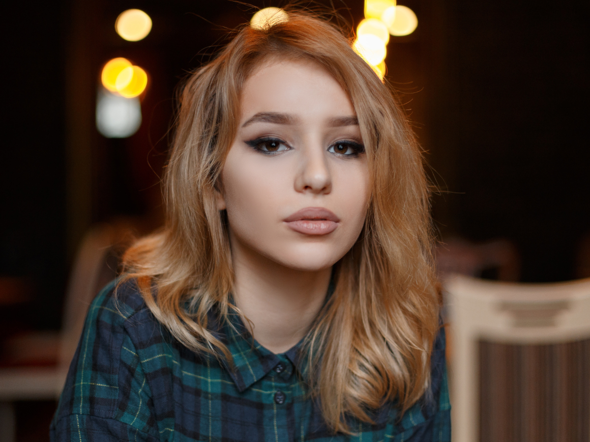 zaskoczona kobieta