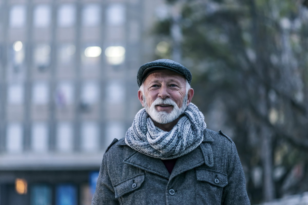 emeryt zimą