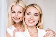 Pielęgnacja kwasami a typy cery. Dobierz odpowiednią do swojej skóry