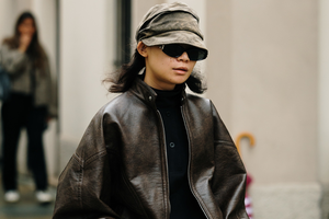 Chocolate biker jacket to hit wiosny. Ta kurtka robi całą stylizację