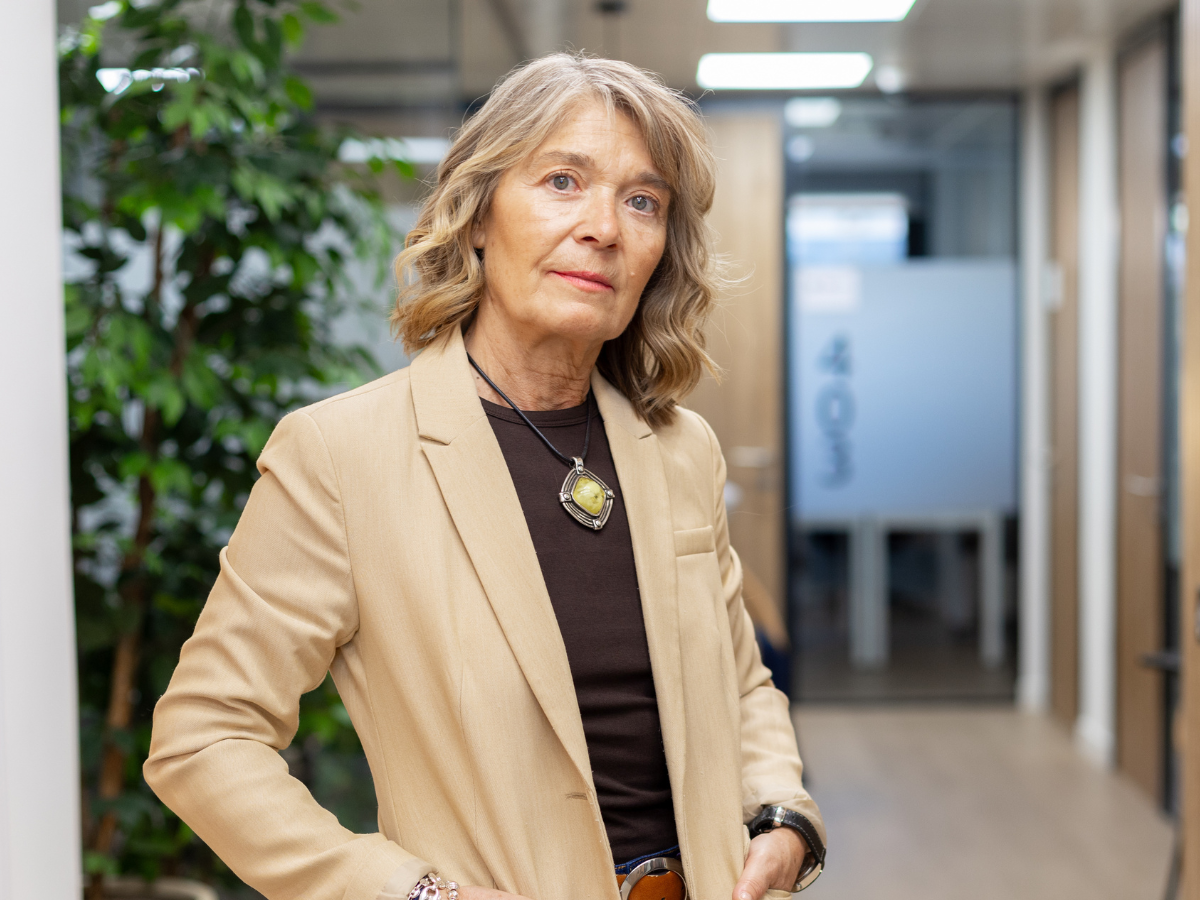 pewna siebie kobieta