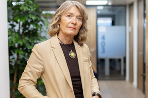pewna siebie kobieta