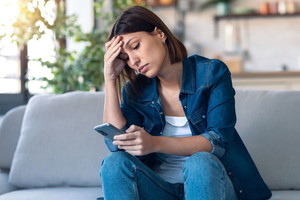 Cieszyłam się na rodzinne ferie w górach z mężem, ale 1 SMS to zepsuł