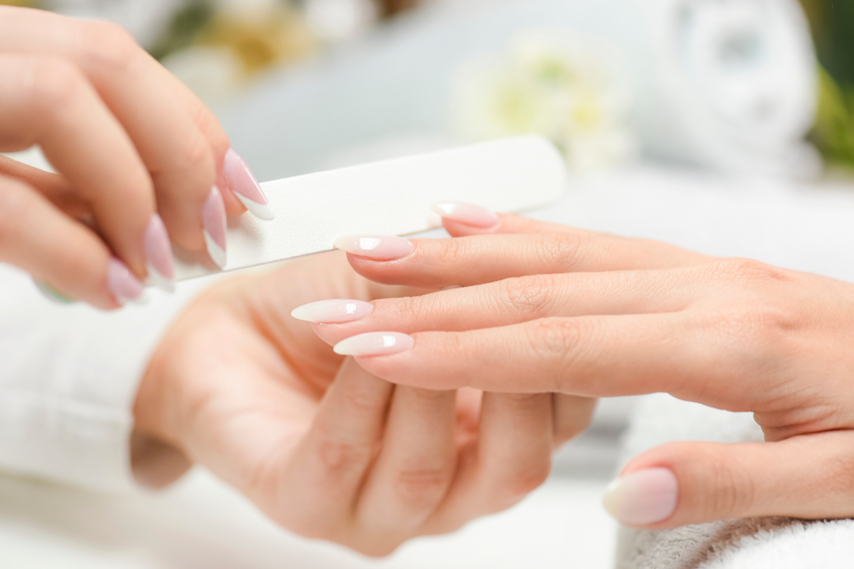 Balletcore nails – modny manicure na wiosnę 2026 dla minimalistek