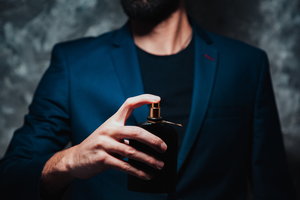 Perfumy na walentynki dla niego – 7 zapachów, które podbiją jego serce