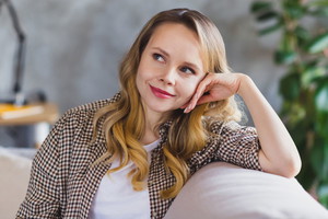 Gdy mój mąż wychodził do pracy na nocną zmianę, ja tylko zasłaniałam firanki