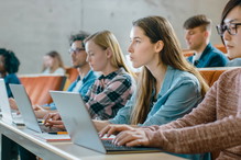Studenci na uczelni