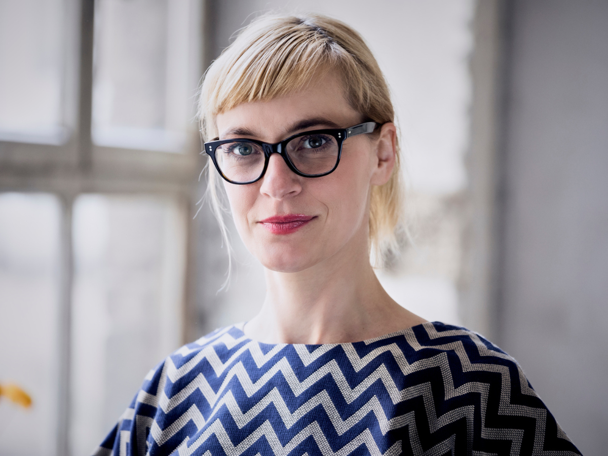pewna siebie kobieta