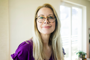 pewna siebie kobieta