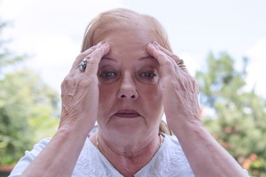 kobieta 50+ załamana