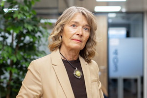 kobieta 60+ pewna siebie