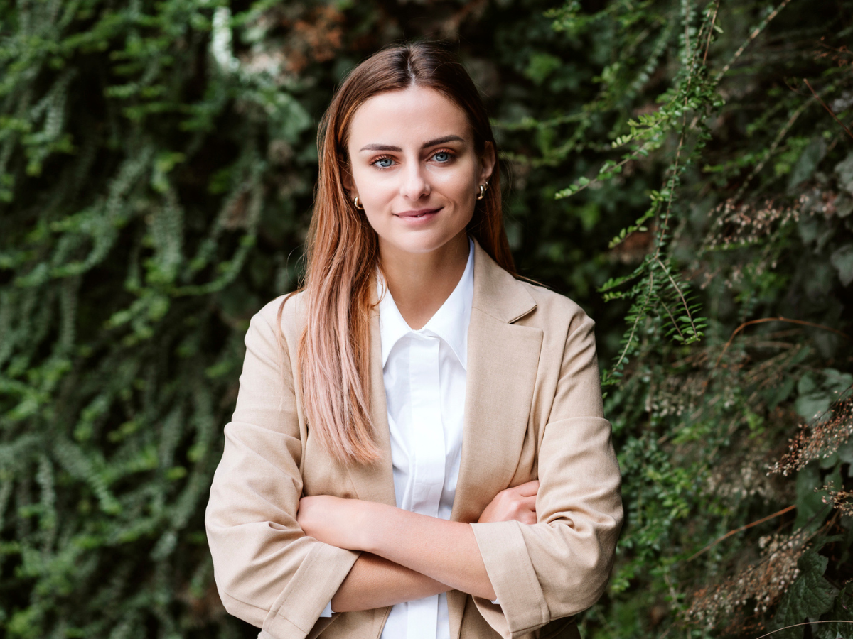 pewna siebie kobieta