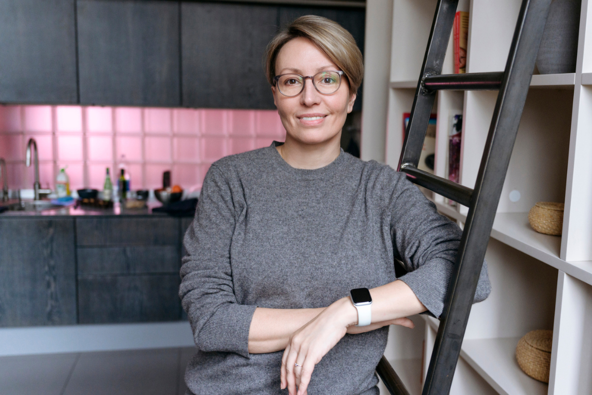pewna siebie kobieta