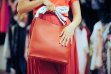 sennik kupować torebkę