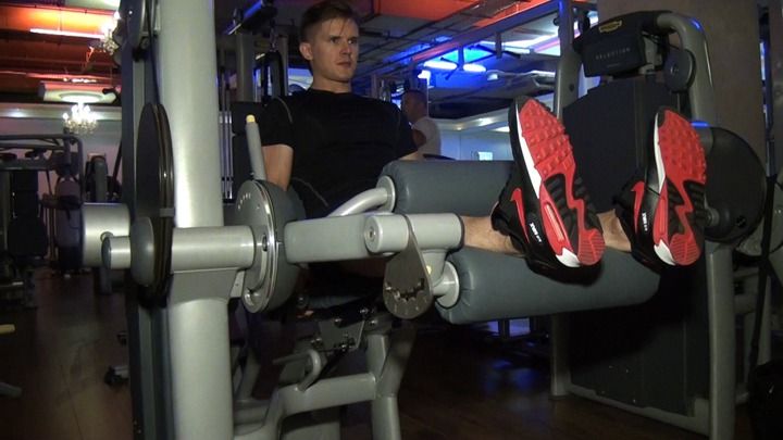 Maszyna Leg Curl - jak poprawnie ćwiczyć na siłowni